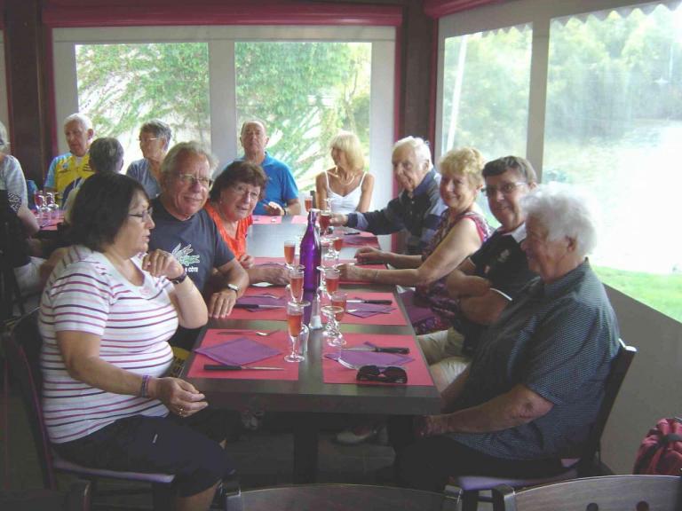 Resto au bord du Lay